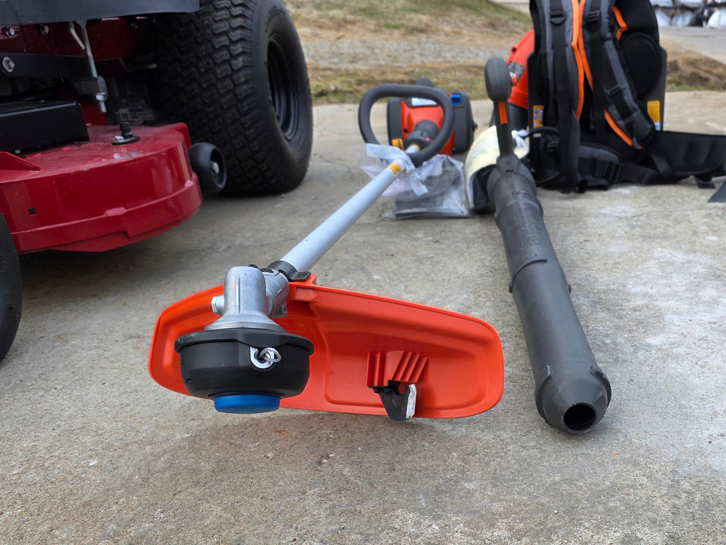 Ferris 5902144 42" 300S Zero Turn Mower Handheld Bundle front hand held view picture