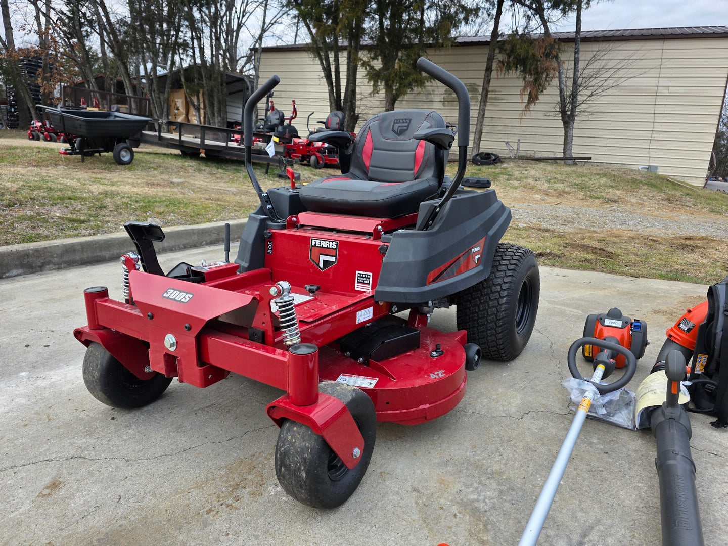 Ferris 5902144 42" 300S Zero Turn Mower Handheld Bundle front mower view picture 