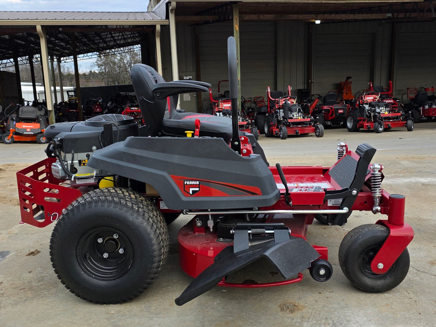 Ferris 5902144 42" 300S Zero Turn Mower Handheld Bundle left side view picture 