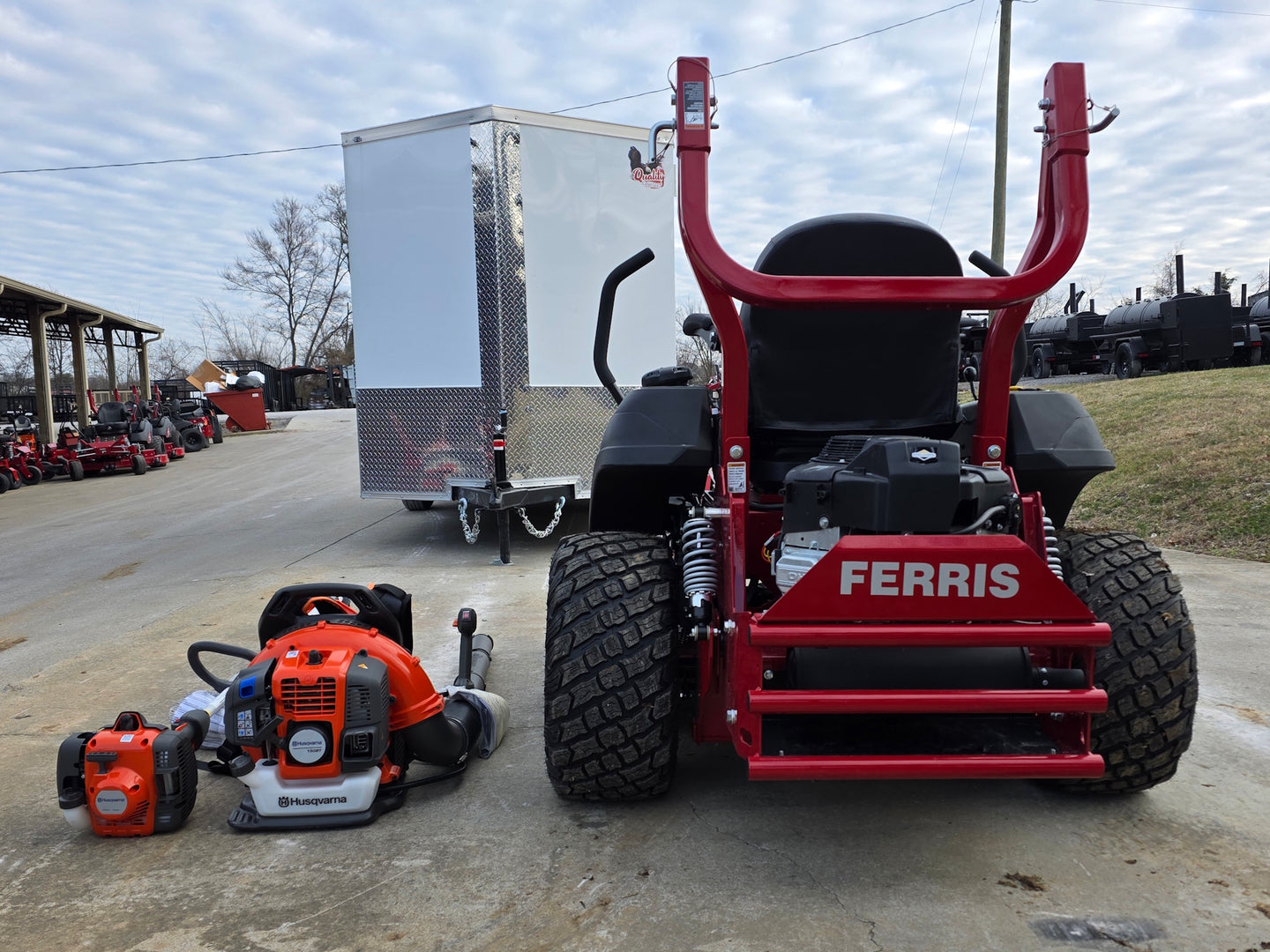 Ferris 5902154 52" ISX800 Commercial Zero Turn Mower Handheld Bundle back view picture 