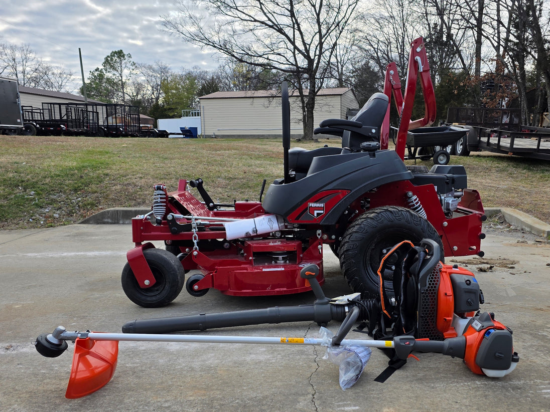 Ferris 5902154 52" ISX800 Commercial Zero Turn Mower Handheld Bundle right side view picture 