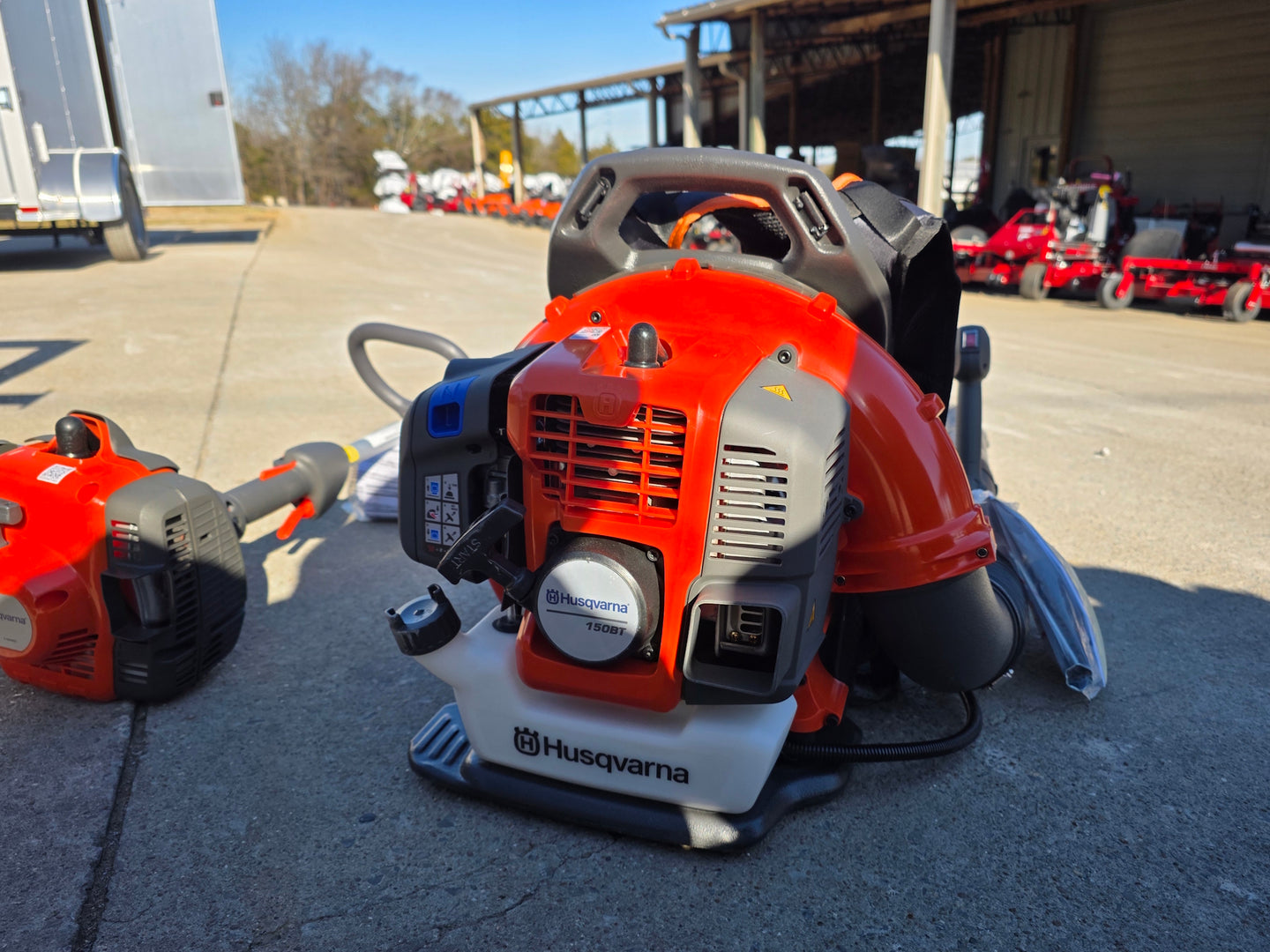 Ferris SRS Z1 5901939 36" Stand-On Mower Handhelds Util Trailer Bundle blower view picture 