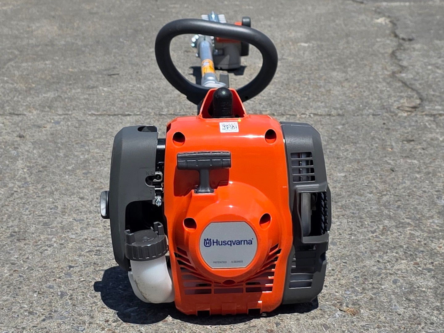 Husqvarna 122LKH Gas Hedge Trimmer With Long Cutter Bar (Unboxed) Back side picture 