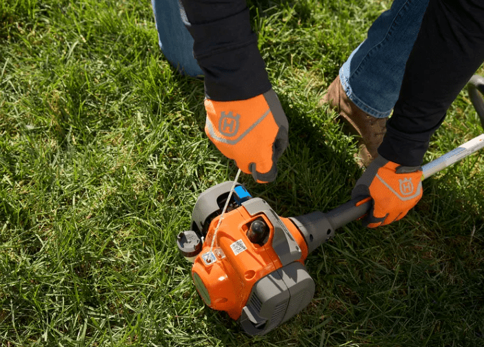 Husqvarna 122LKP 21.7cc Pole Saw – 10.58 lbs, NEW,Up View.