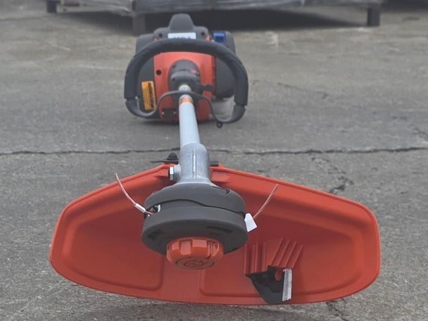 Husqvarna 122LX 17" Straight Shaft Gas Trimmer String Trimmer 22cc 2-Cycle (Unboxed) Front side picture 