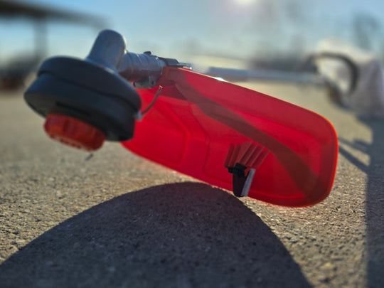 Husqvarna 122LX 17" Straight Shaft Gas Trimmer String Trimmer 22cc 2-Cycle (Unboxed) guard view picture 