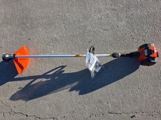 Husqvarna 122LX 17" Straight Shaft Gas Trimmer String Trimmer 22cc 2-Cycle (Unboxed) top view picture 
