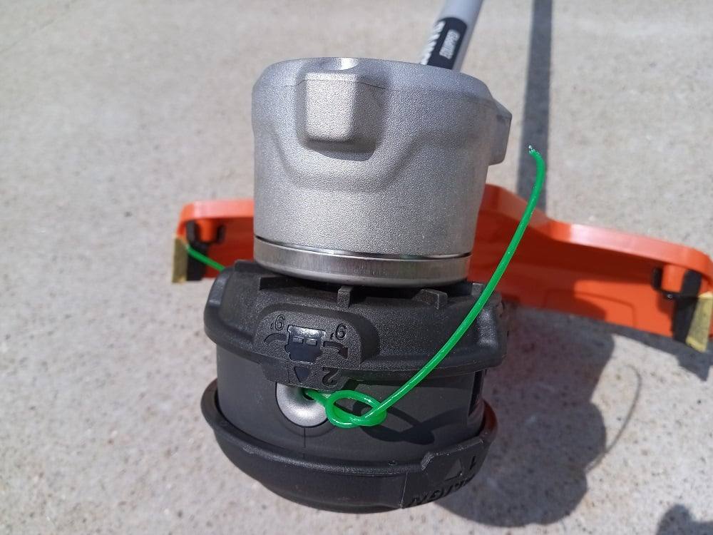 Husqvarna 220iL Battery Operated String Trimmer (Battery and Charger Included) Open Box - SLE Equipment - 18