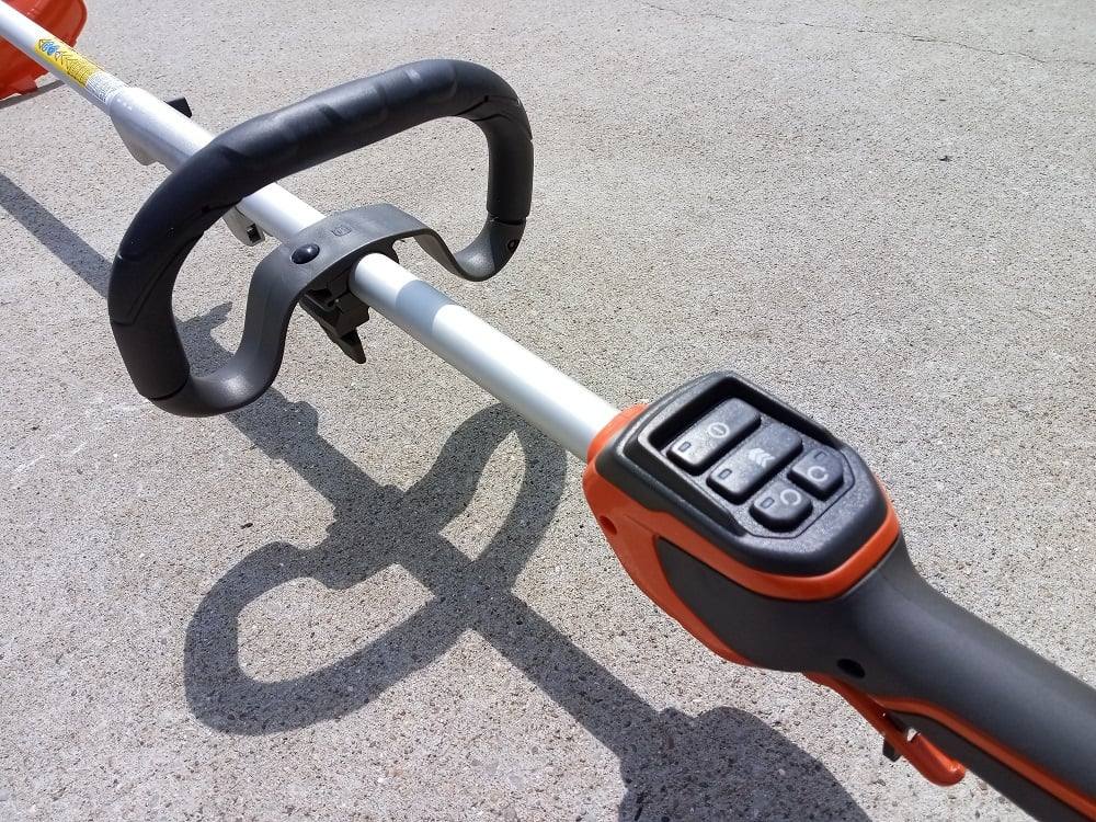 Husqvarna 220iL Battery Operated String Trimmer (Battery and Charger Included) Open Box - SLE Equipment - 12