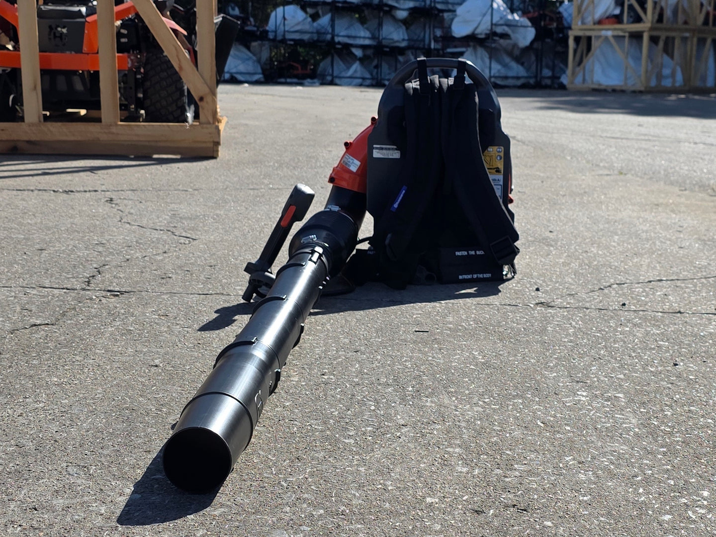 Husqvarna 350BT Backpack Blower 50cc Tube Throttle 494 CFM (Unboxed) Front side picture 