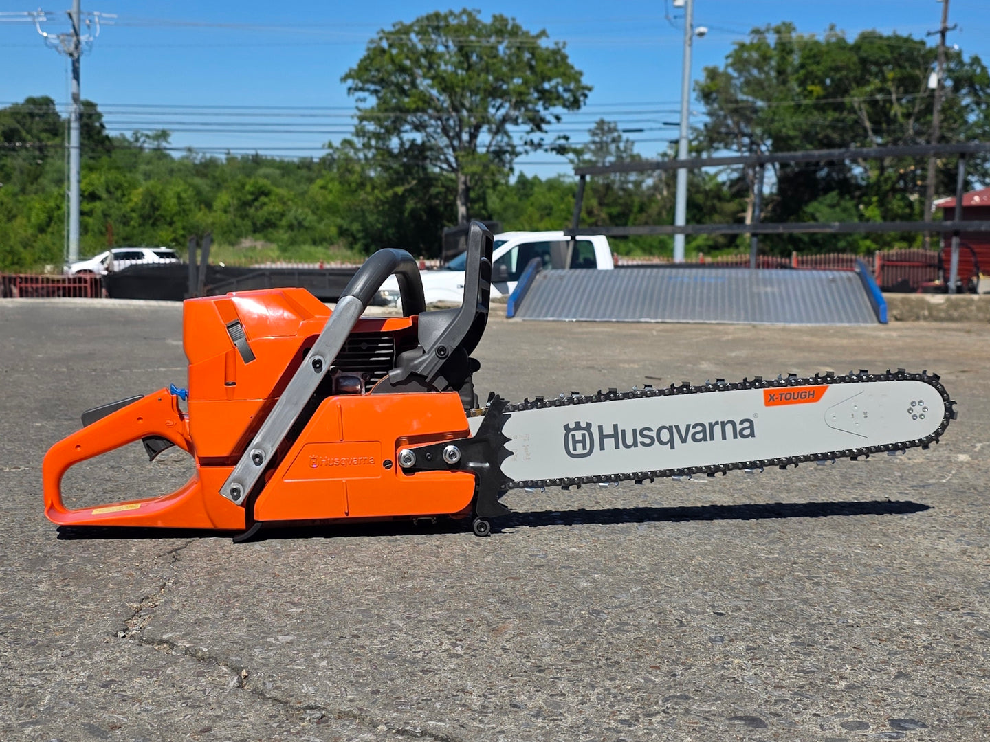 Husqvarna 372XP Gas Chainsaw 20" 3/8 Pitch .050 Gauge 70.7cc (Unboxed) Left side picture 