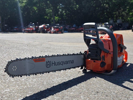 Husqvarna 372XP Gas Chainsaw 20" 3/8 Pitch .050 Gauge 70.7cc (Unboxed) Front right-angle picture 