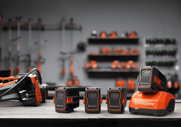 Husqvarna 40-B540X 40V Li-Ion professional battery, 15Ah, 540W,General View.