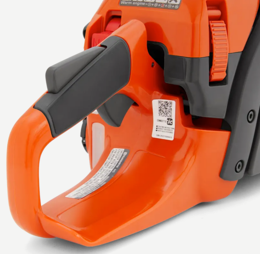 Husqvarna_435_Chainsaw_16_-_40.9cc_X-Torq_Fully_Assembled_Open_Box, Handle View. 