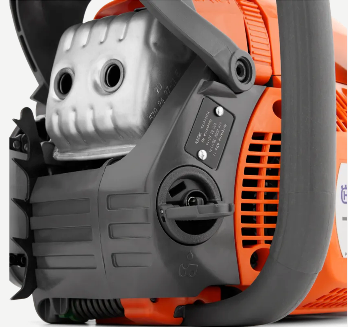 Husqvarna_435_Chainsaw_16_-_40.9cc_X-Torq_Fully_Assembled_Open_Box, Motor View. 