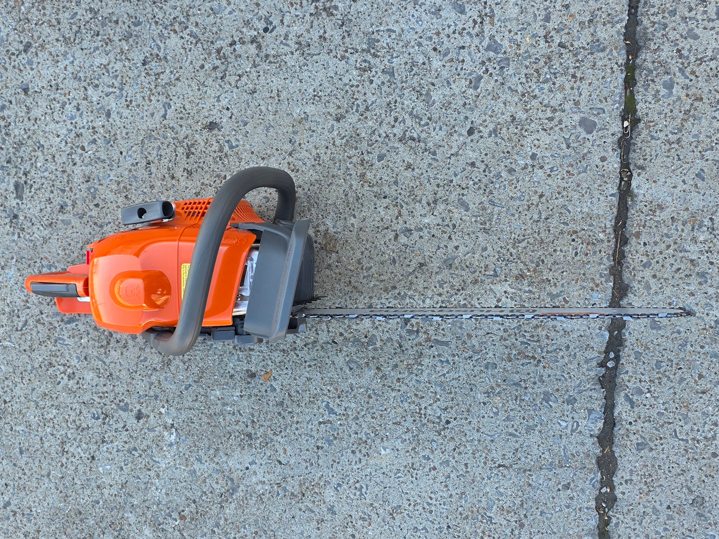 Husqvarna 440 18" Chainsaw 40.9 cc Engine Fully Assembled (Unboxed) Top side picture 