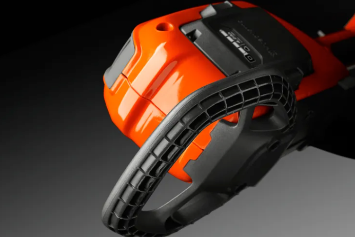 Husqvarna_520iHT4_Battery_Powered_Hedge_Trimmer_Tool_Only_, Back View. 