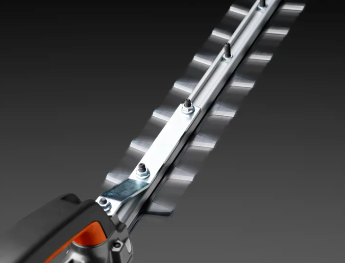 Husqvarna_520iHT4_Battery_Powered_Hedge_Trimmer_Tool_Only_,Cutting speed View. 