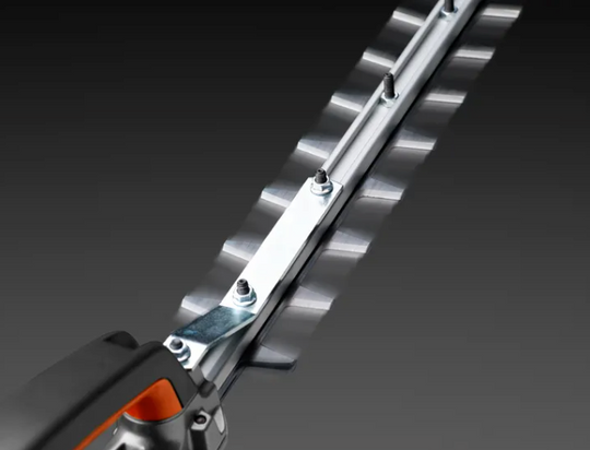 Husqvarna_520iHT4_Battery_Powered_Hedge_Trimmer_Tool_Only_,Cutting speed View. 
