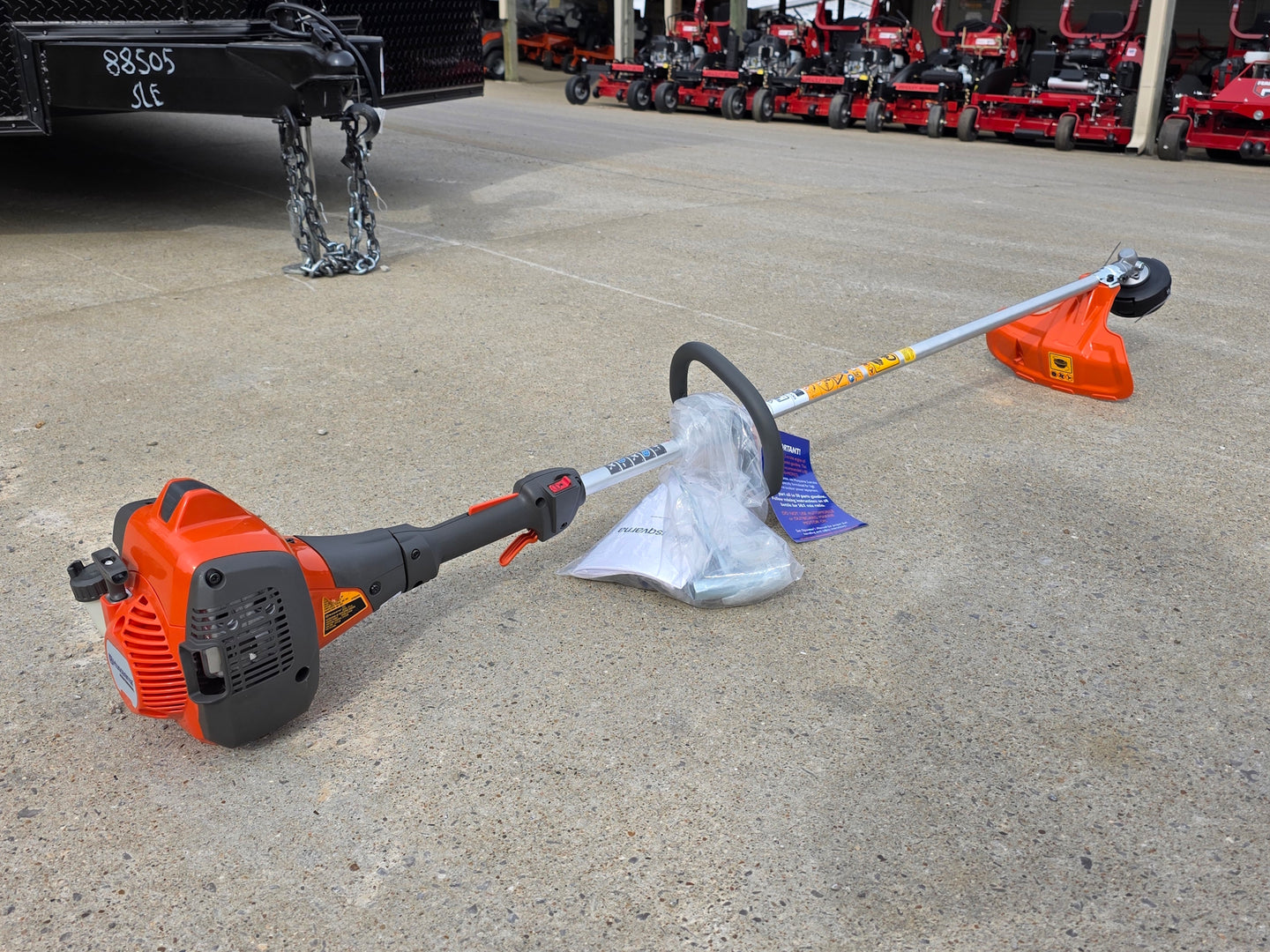 Husqvarna 522L Gas 22.5cc Straight String Trimmer (Unboxed) back right angled view picture 
