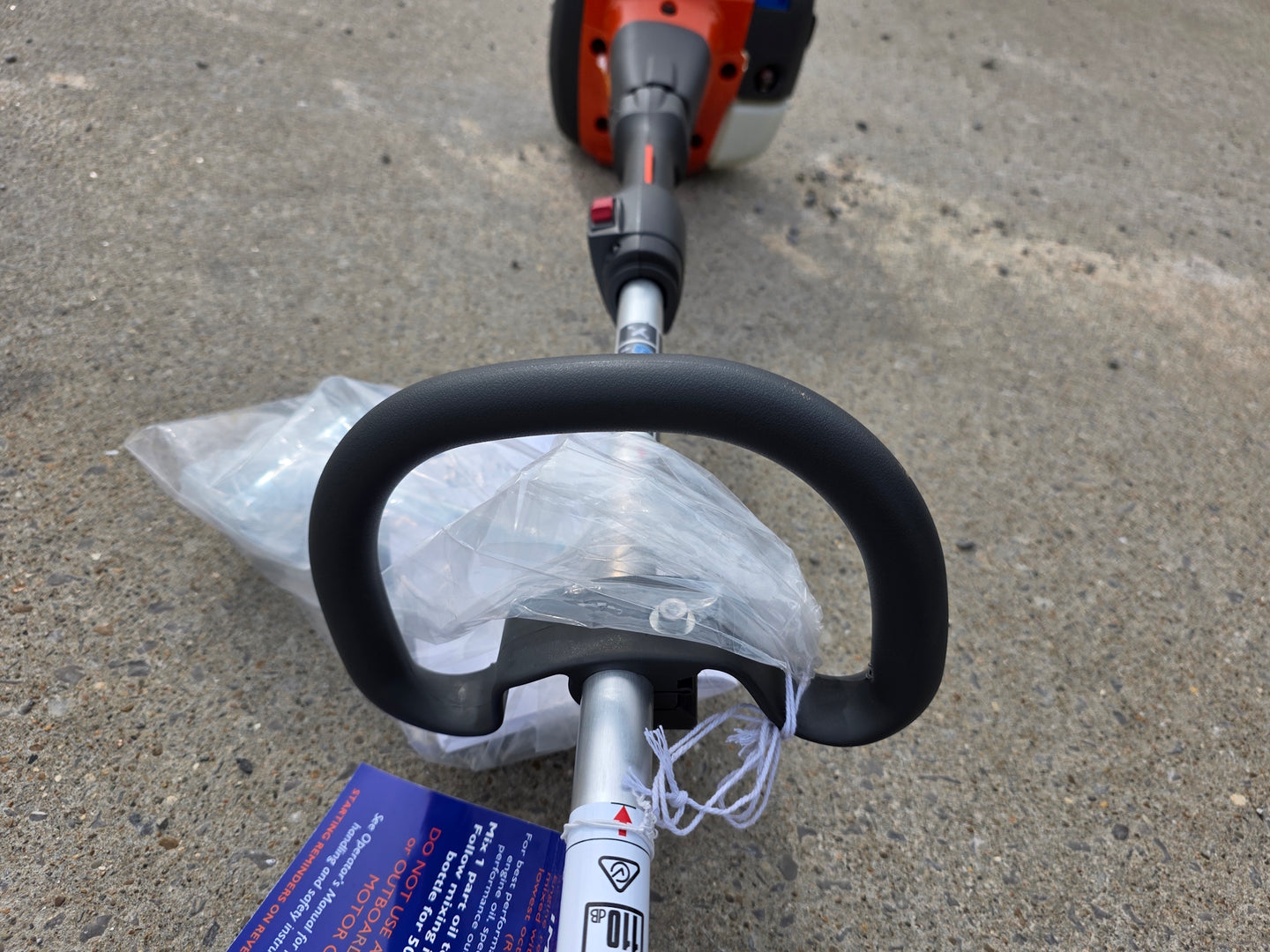 Husqvarna 522L Gas 22.5cc Straight String Trimmer (Unboxed) handle view picture 