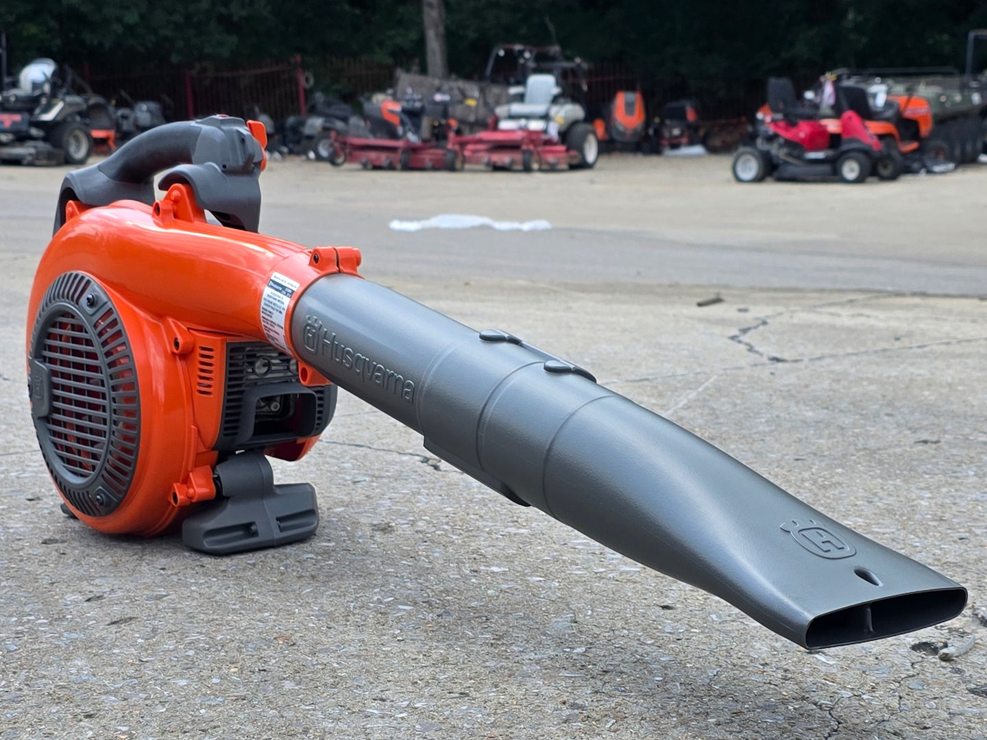 Husqvarna 525BX Handheld Commercial Leaf Blower X-Torq Low Vib (Unboxed) Attachment a Front left angle picture 