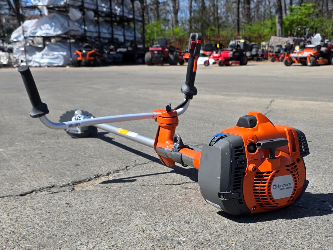 Husqvarna 545FR Professional Brushcutter 45.7cc Engine Saw blade back left angle picture 