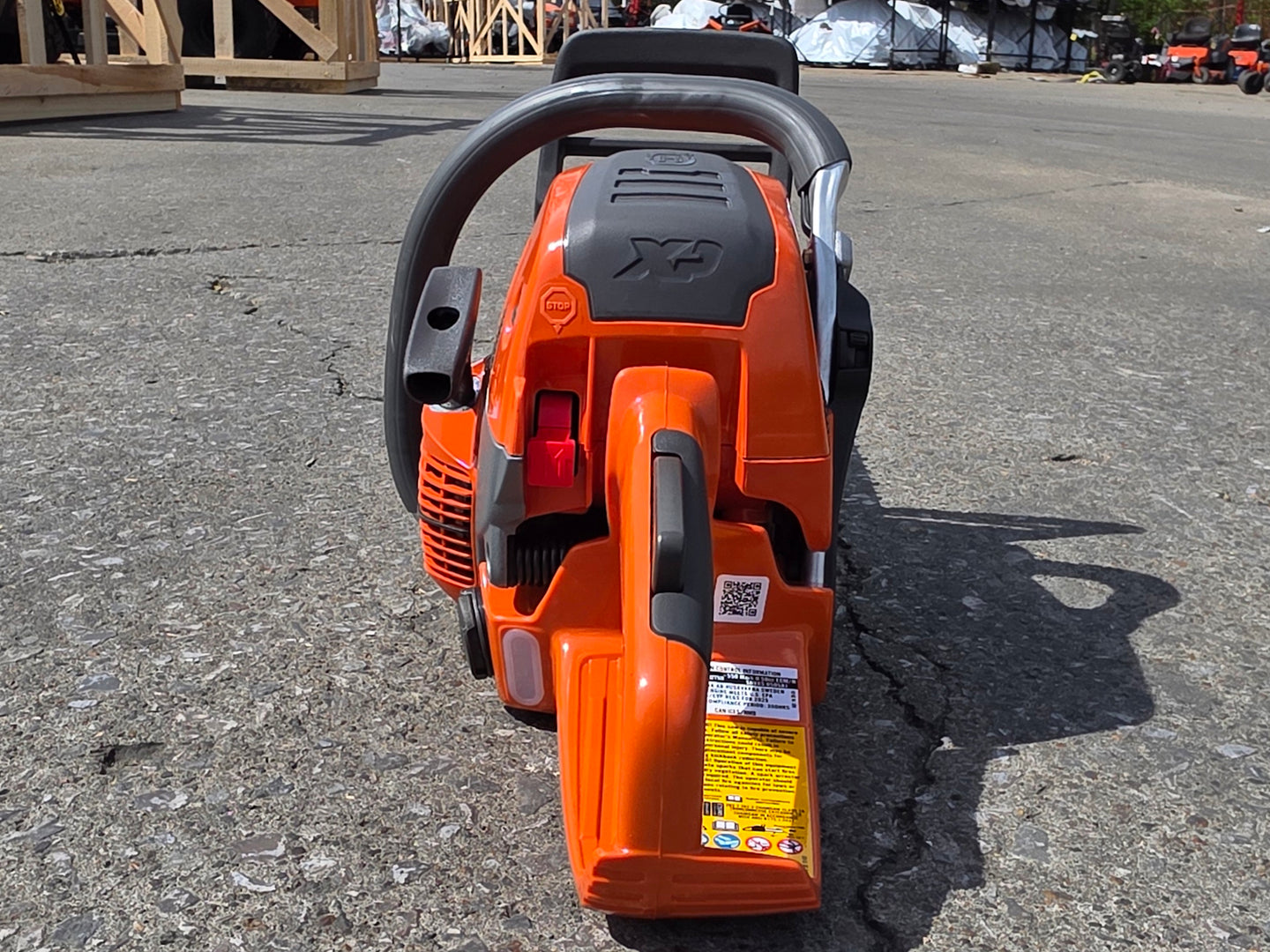 Husqvarna 550XPG II Gas-Powered 50.1cc X-Torq .050 Gauge 16" Chainsaw (Unboxed) Back side picture 