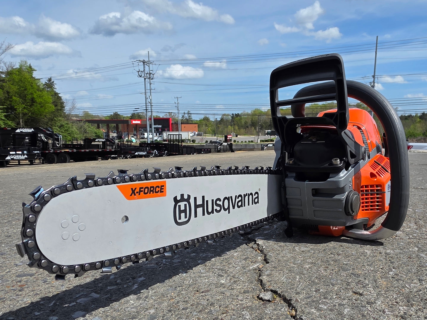 Husqvarna 550XPG II Gas-Powered 50.1cc X-Torq .050 Gauge 16" Chainsaw (Unboxed) Front right angle picture 