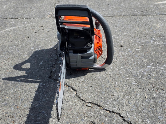 Husqvarna 550XPG II Gas-Powered 50.1cc X-Torq .050 Gauge 16" Chainsaw (Unboxed) Front side picture 