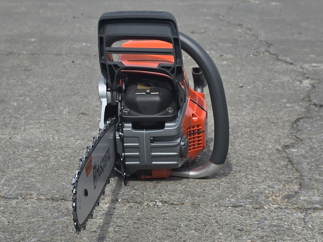 Husqvarna 550XP II Gas-Powered 50.1cc X-Torq .050 Gauge 18" Chainsaw (Unboxed) Front side picture 