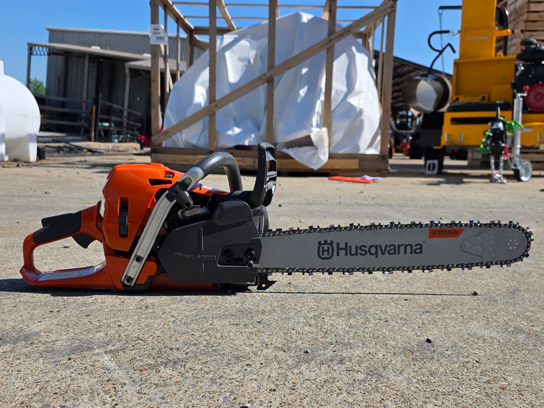 Husqvarna 555 20" Chainsaw Professional .050 Gauge 59.8cc X-Torq AutoTune Engine (Unboxed) Left side picture 