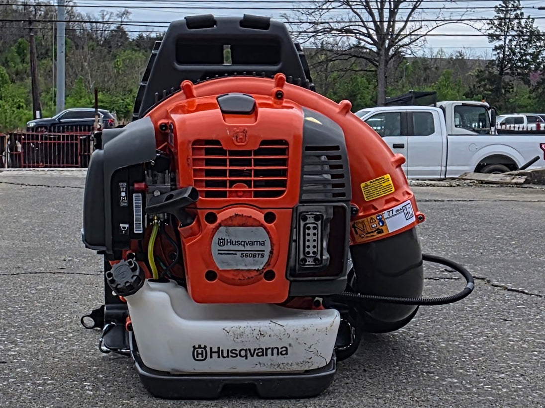 Husqvarna 560BTS Gas Backpack Leaf Blower 66cc 2-Cycle 890CFM 232MPH (Unboxed) Back side picture 