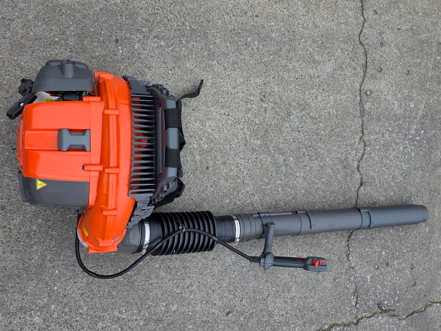 Husqvarna 560BTS Gas Backpack Leaf Blower 66cc 2-Cycle 890CFM 232MPH (Unboxed) Top side picture