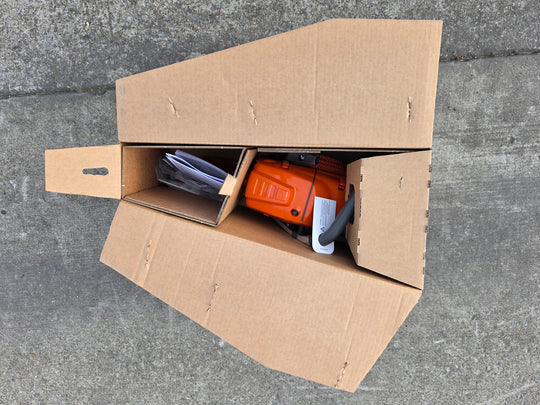 Husqvarna 565 Gas-Powered 70.7cc X-Torq .050 gauge 28" Chainsaw (Unboxed) top box view picture 
