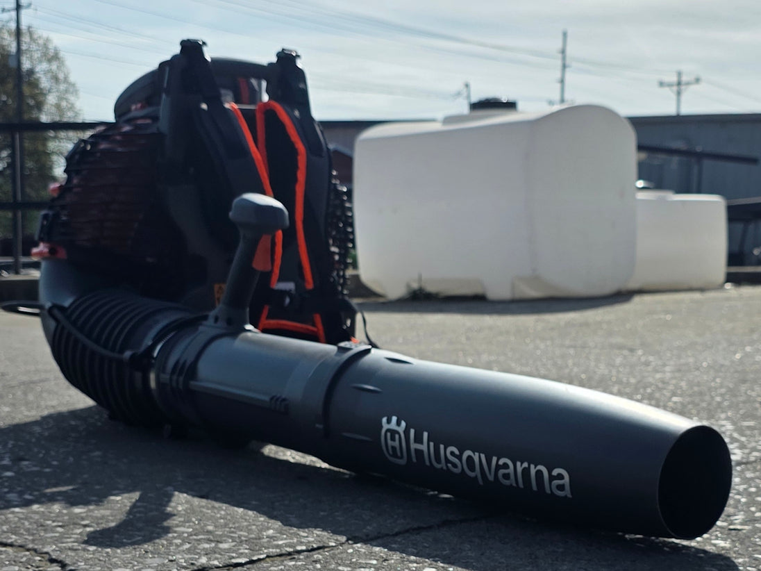 Husqvarna 590BTS Pro Backpack Blower LowVib 216MPH (Unboxed) Front left angle picture 