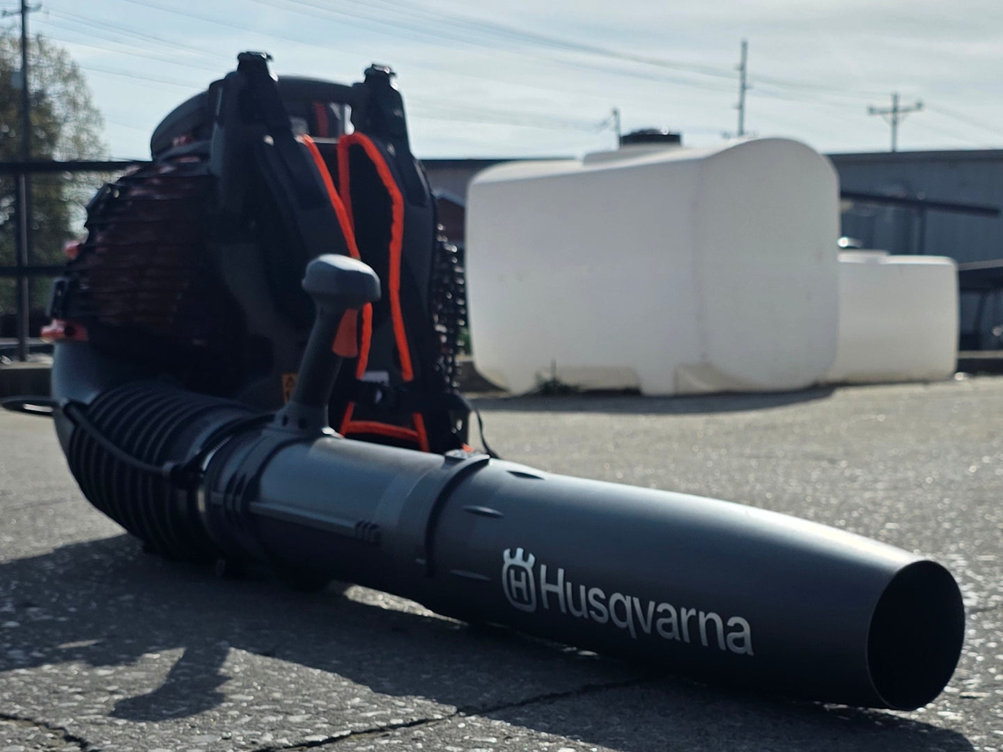 Husqvarna 590BTS Pro Backpack Blower LowVib 216MPH (Unboxed) Front left angle picture 