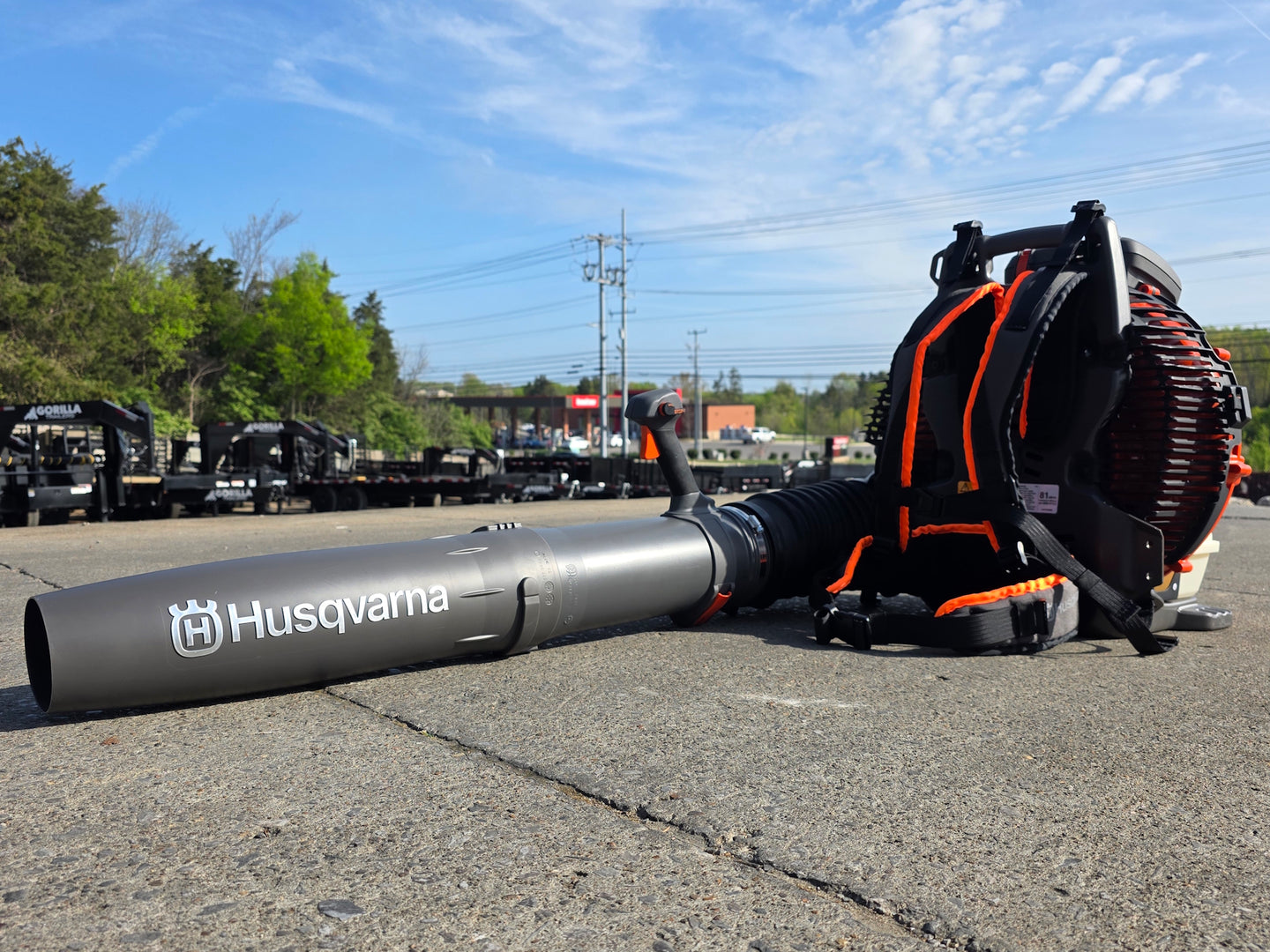 Husqvarna 590BTS Pro Backpack Blower LowVib 216MPH (Unboxed) Front right angle picture 