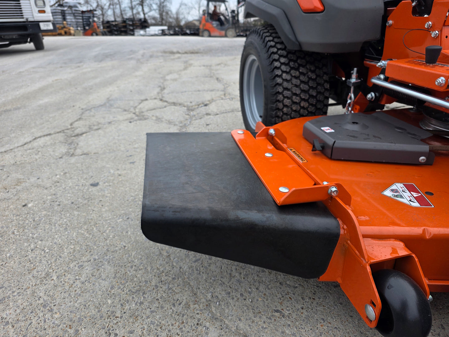 Husqvarna 60" Z460XS Zero Turn Mower 23.5HP KAW chute view picture 