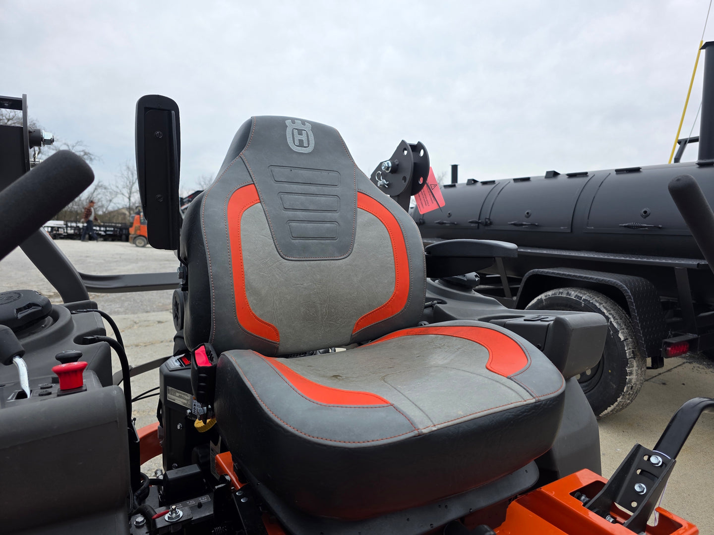 Husqvarna 60" Z460XS Zero Turn Mower 23.5HP KAW seat view picture 