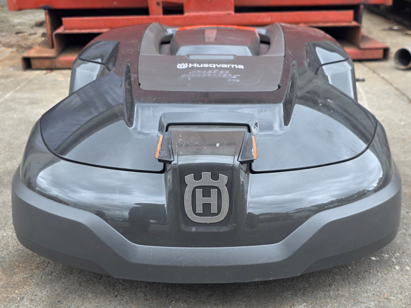 Husqvarna Automower® 310 Robotic Mower Front side picture 