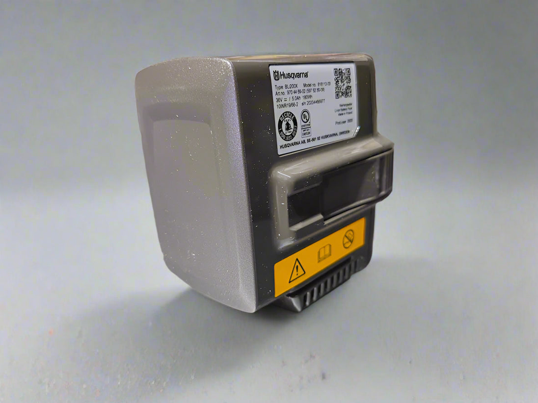 Husqvarna BLi200X Replacement Battery 970 44 89‑02, Side View. 