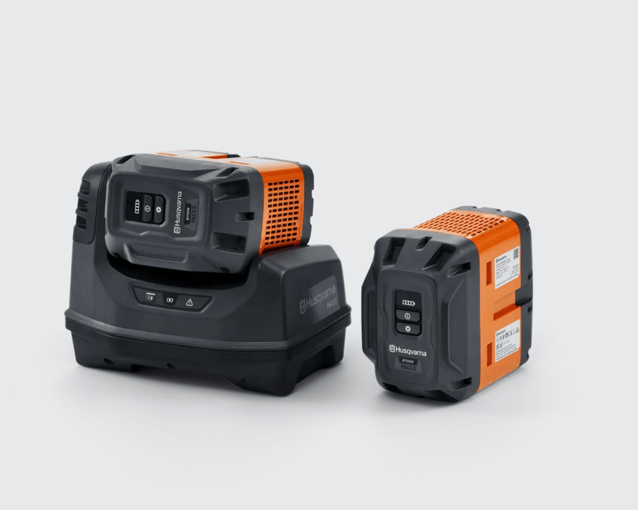 Husqvarna K1 PACE 14" Premium Battery Cutter Kit – Includes B750X Battery & C1800X Charger, Battery View. 