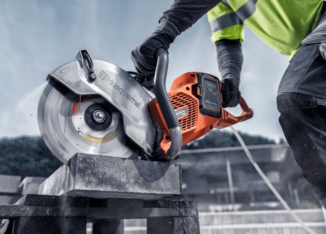 Husqvarna K540i Battery Power Cutter, 10.5", Reference View. 