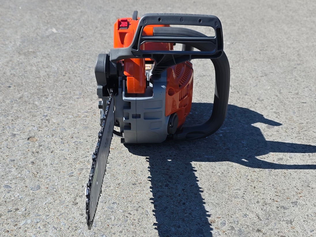 Husqvarna T540XP Chainsaw Professional 14" - 37.7 cc X-Torq Front side picture