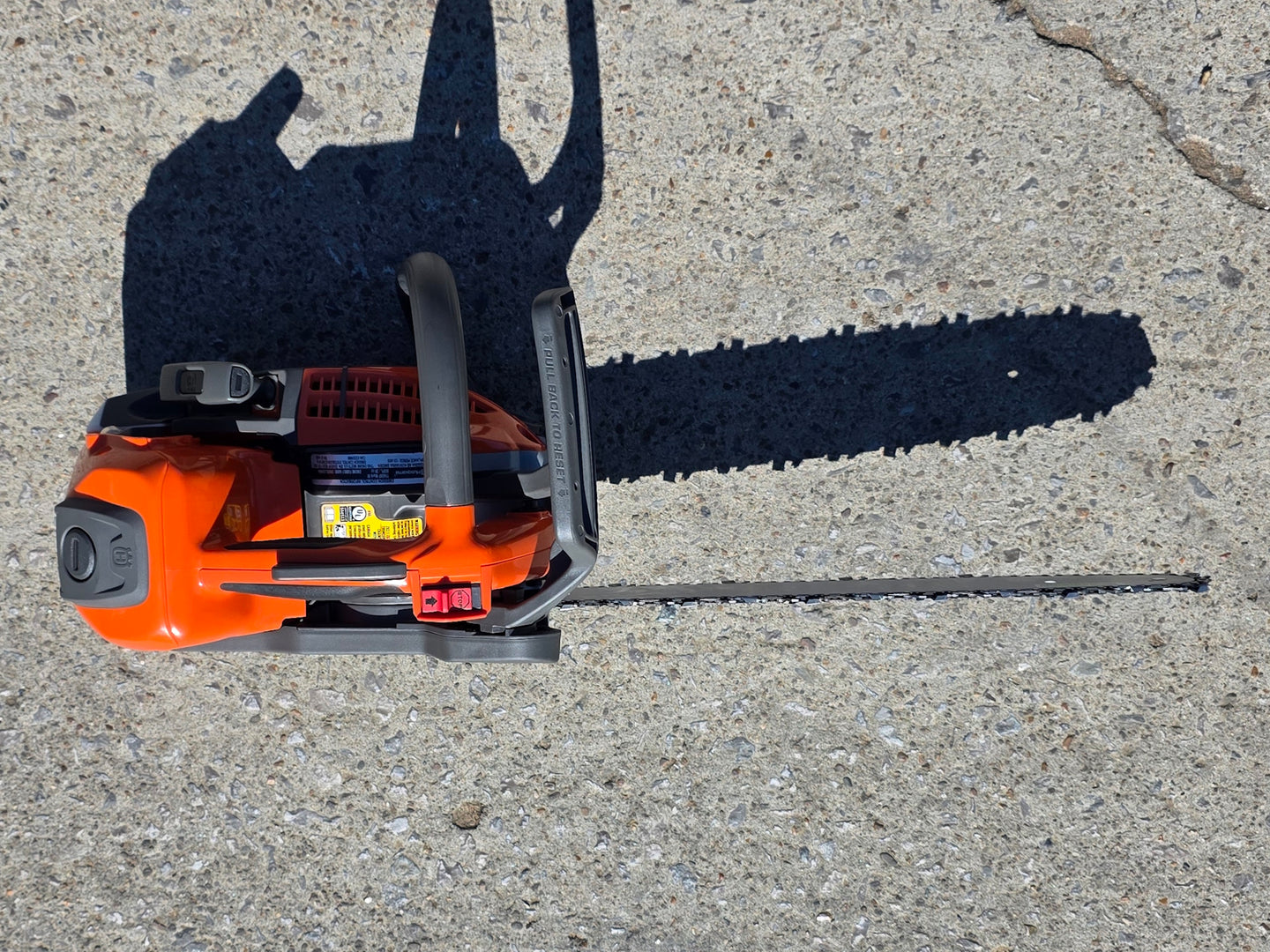 Husqvarna T540XP Chainsaw Professional 14" - 37.7 cc X-Torq Top side picture 