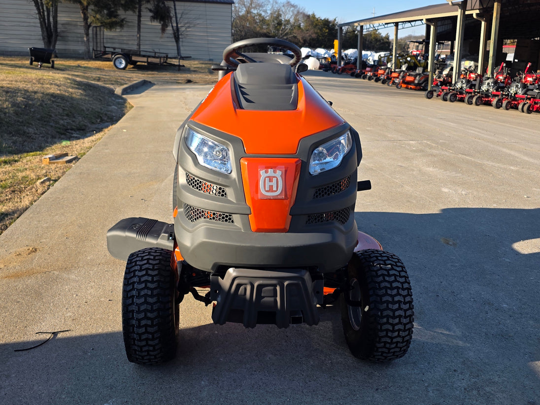 Husqvarna TS 120 42" Garden Lawn Tractor 19HP Briggs & Stratton (Scratch and Dent) front view picture 