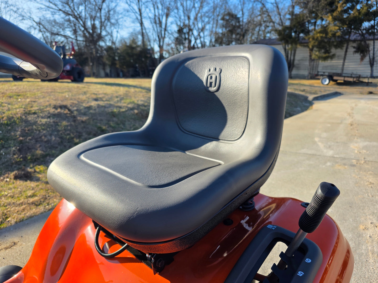Husqvarna TS 120 42" Garden Lawn Tractor 19HP Briggs & Stratton (Scratch and Dent) seat view picture 
