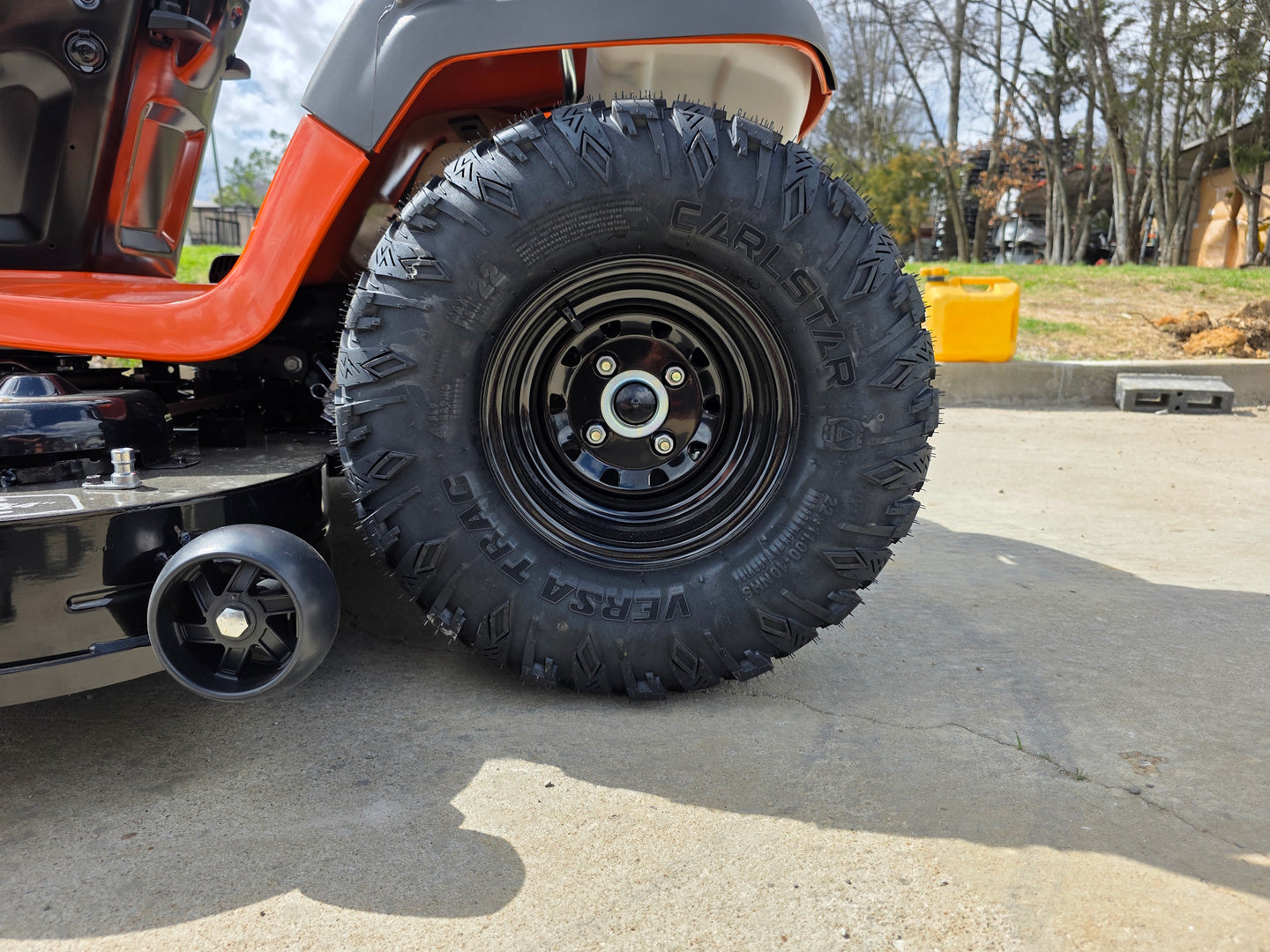 Husqvarna TS 375XD 54" Lawn Tractor – 24HP Kawasaki V-Twin Engine (Scratch & Dent) Rear tire picture 