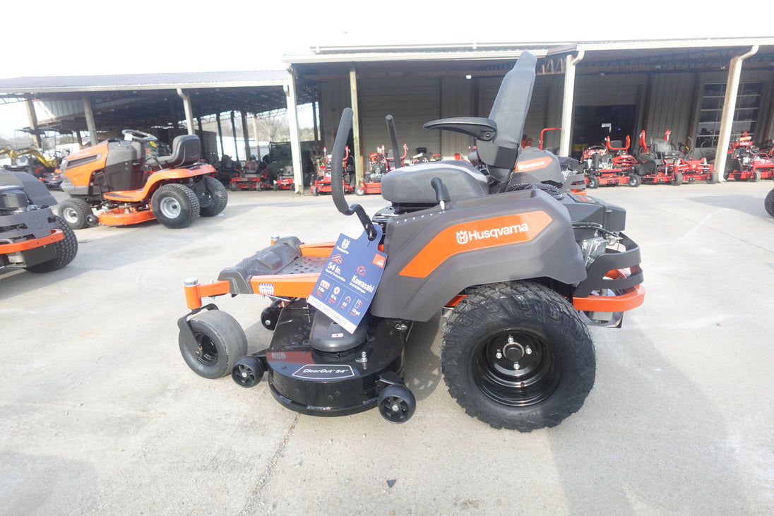 Husqvarna Z254FX 24HP Kawasaki Zero Turn Mower (Scratch and Dent), Side View. 